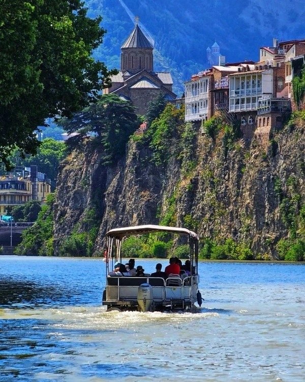 Tbilisi Boat Tour on the Mtkvari River